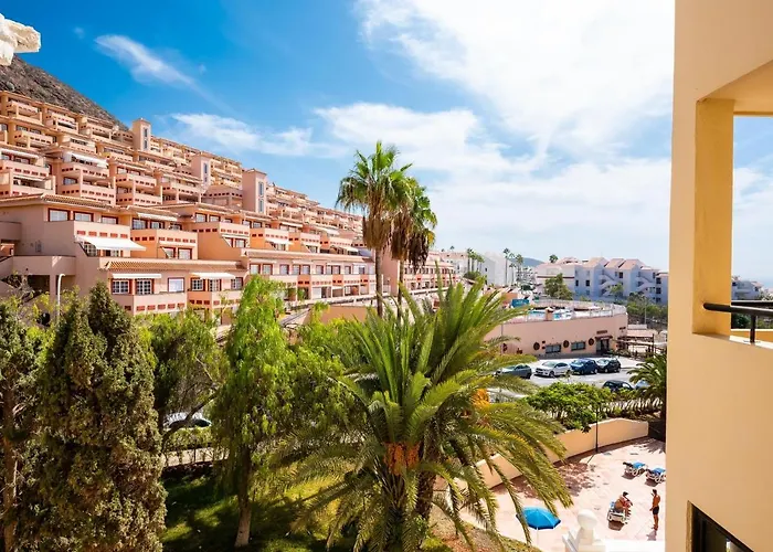 651 BRIGHT STUDIO, HEATED POOL AND Wi Fi