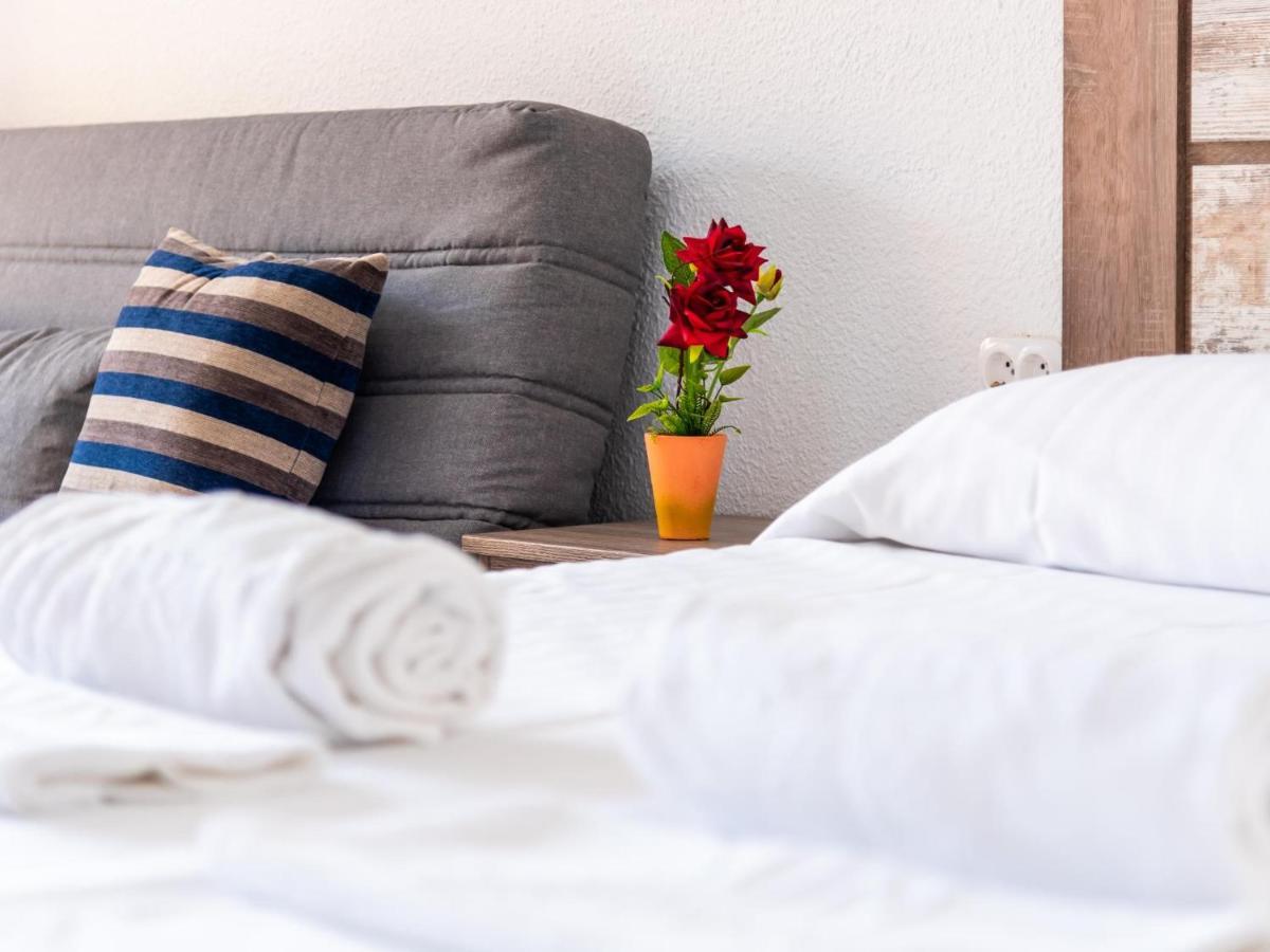 651 Bright Establishment, Heated Pool And Wi Fi * Los Cristianos (Tenerife)