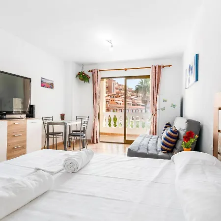 Appartamento 651 Bright Establishment, Heated Pool And Wi Fi Los Cristianos  Esterno foto